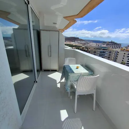 Playa Honda Vista Azul 阿罗纳